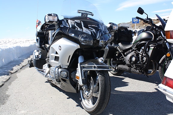 Honda GL 1800 Goldwing 2 of 5