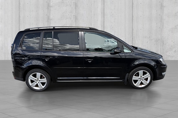 Volkswagen Touran 4 of 5