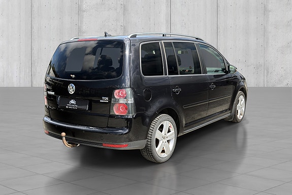 Volkswagen Touran 5 of 5