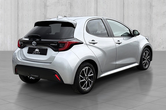 Toyota Yaris 5 of 5