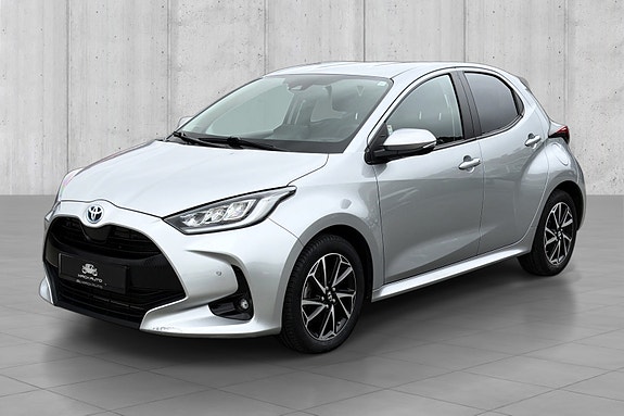 Toyota Yaris 3 of 5