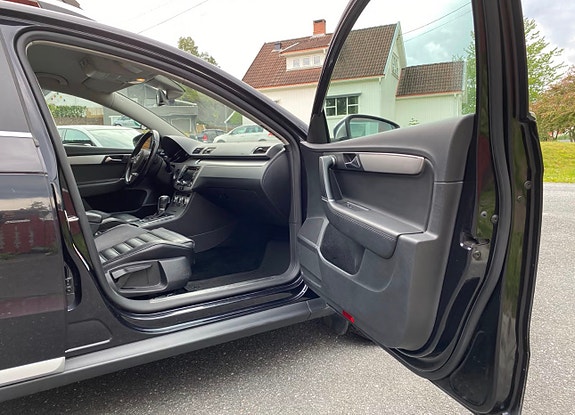 Volkswagen Passat Alltrack 9 of 28