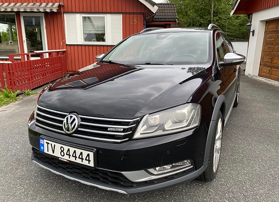 Volkswagen Passat Alltrack 2 of 28