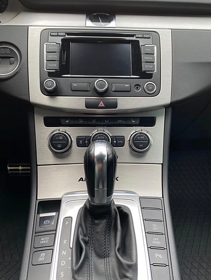 Volkswagen Passat Alltrack 15 of 28