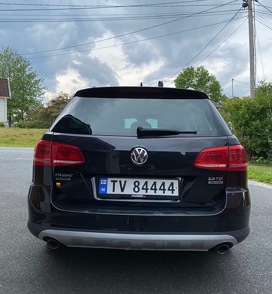 Volkswagen Passat Alltrack 8 of 28