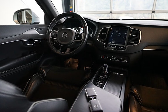 Volvo XC90 6 of 15