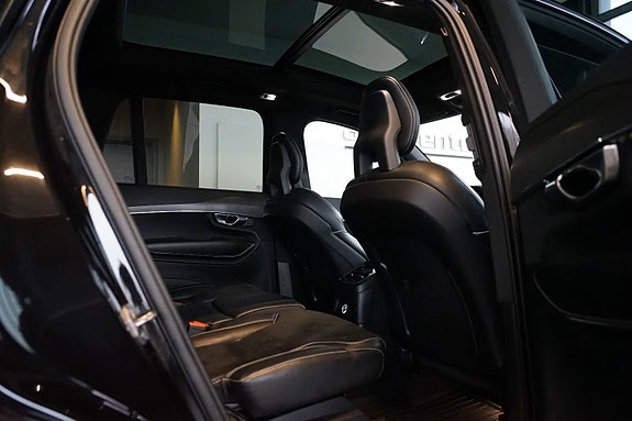 Volvo XC90 8 of 15