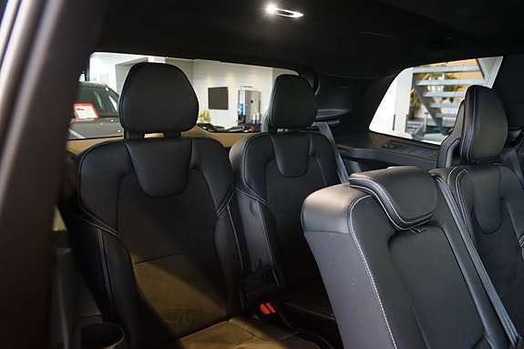 Volvo XC90 12 of 15