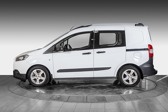 Ford Transit Courier 4 of 5