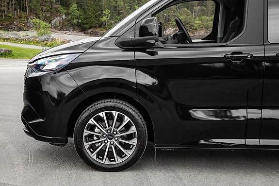 Ford E-Tourneo Custom 340 L2 5 of 5