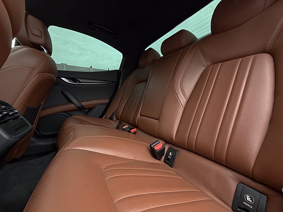 Maserati Ghibli 15 of 30