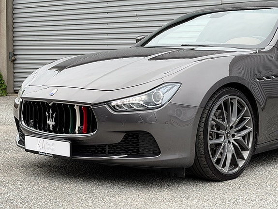 Maserati Ghibli 4 of 5