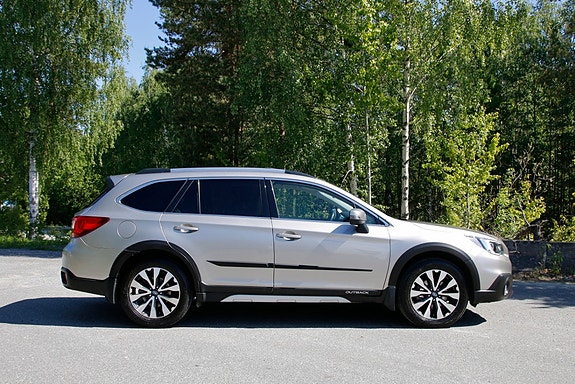 Subaru Outback 3 of 5