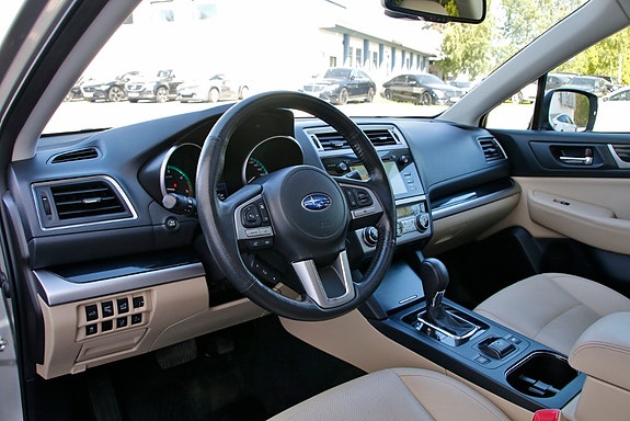 Subaru Outback 10 of 30