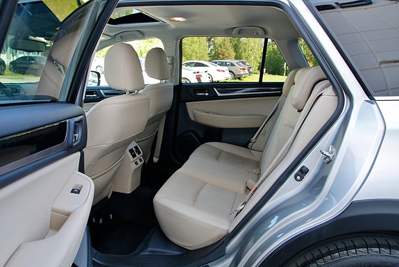 Subaru Outback 7 of 30