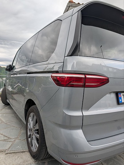 Volkswagen Multivan 9 of 18
