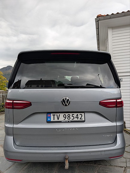 Volkswagen Multivan 7 of 18