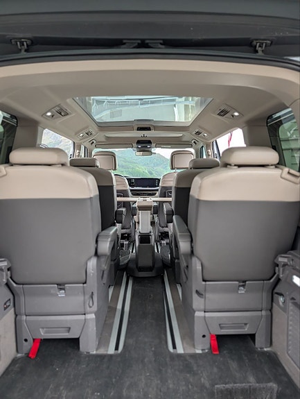 Volkswagen Multivan 18 of 18