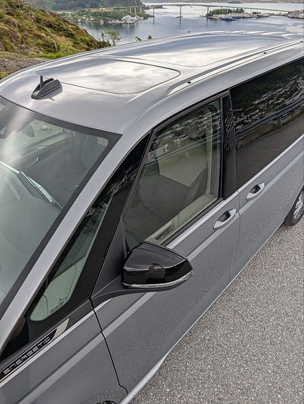 Volkswagen Multivan 6 of 18