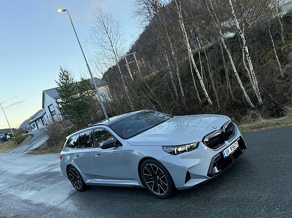 BMW M5 2 of 5
