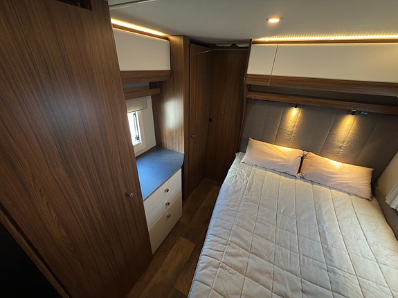 Polar 590 BFW Selected 17 of 29