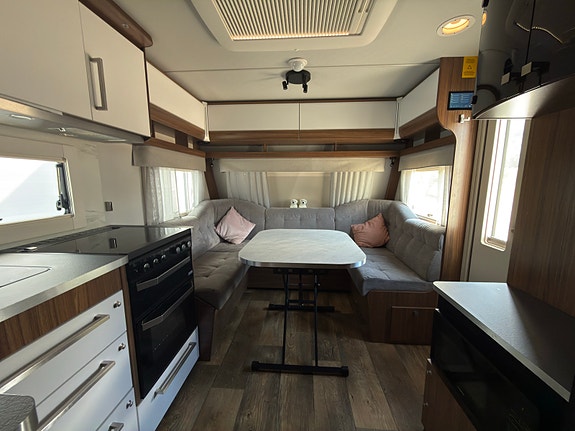 Polar 590 BFW Selected 8 of 29