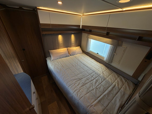 Polar 590 BFW Selected 16 of 29