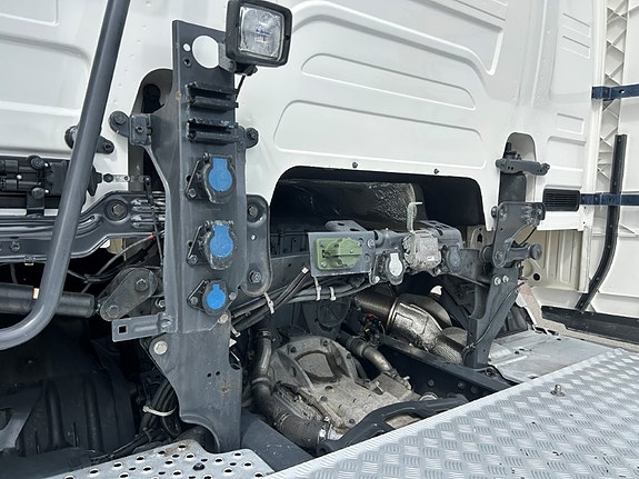 Scania R500 6X2 9 of 27