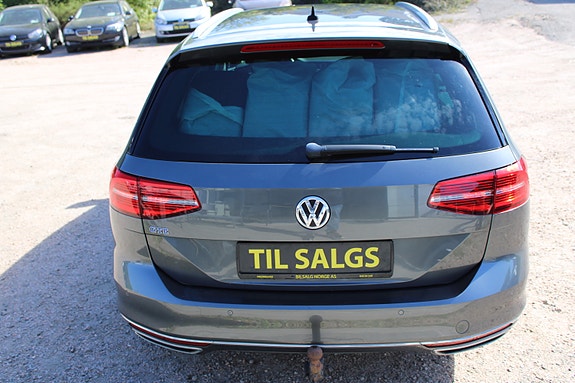 Volkswagen Passat 9 of 30
