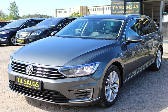 Volkswagen Passat 3 of 30