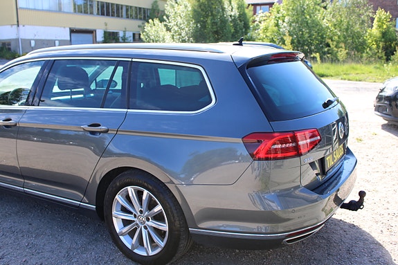Volkswagen Passat 5 of 30