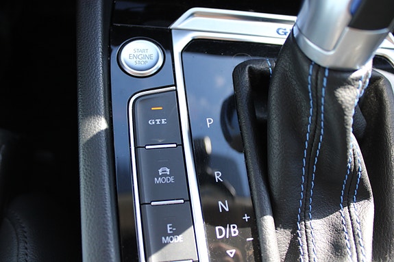 Volkswagen Passat 27 of 30