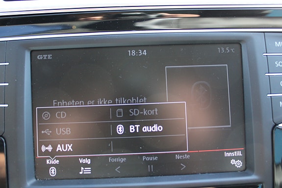 Volkswagen Passat 22 of 30