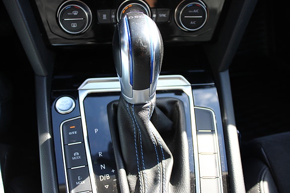 Volkswagen Passat 29 of 30