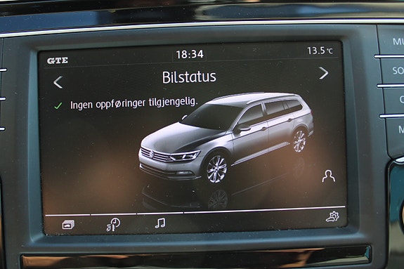 Volkswagen Passat 23 of 30