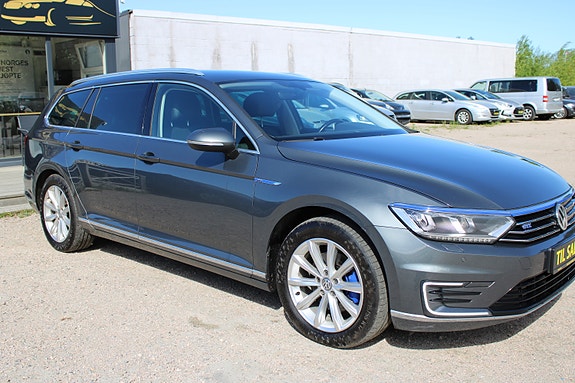 Volkswagen Passat 6 of 30