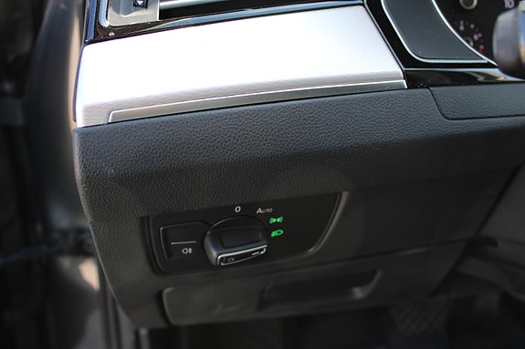 Volkswagen Passat 19 of 30