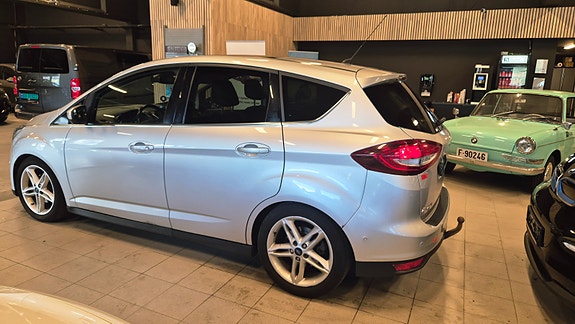 Ford C-Max 8 of 16