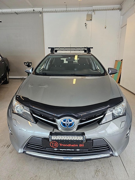 Toyota Auris 5 of 5