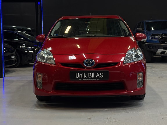 Toyota Prius 3 of 5