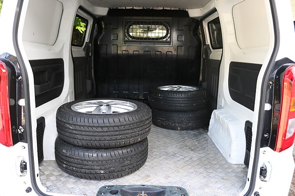 BYD T3 18 of 19