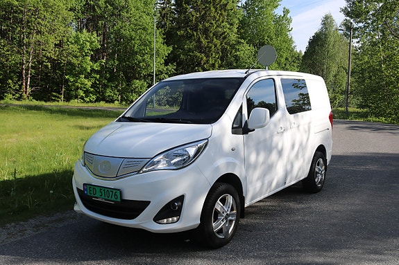 BYD T3 2 of 19
