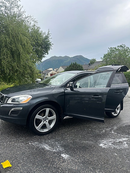 Volvo XC60 4 of 5