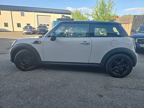 MINI One 7 of 30