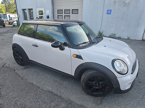 MINI One 2 of 5