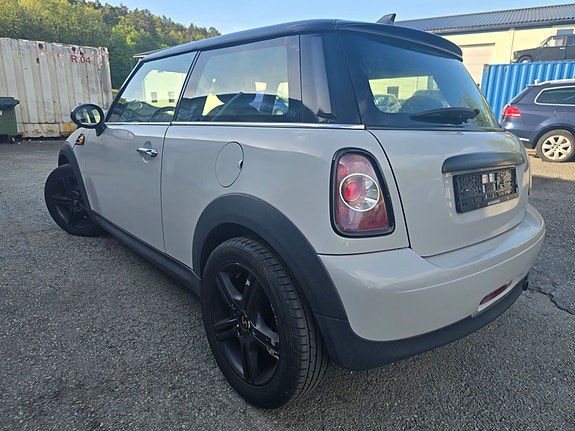 MINI One 6 of 30