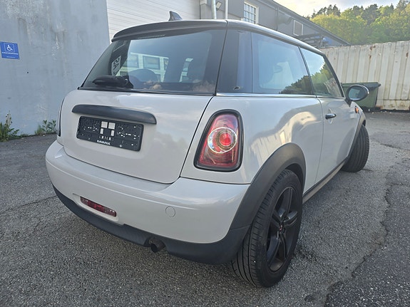 MINI One 4 of 5