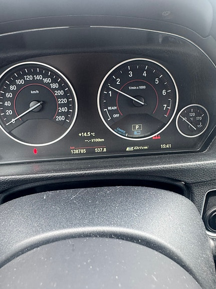 BMW 330e 20 of 28
