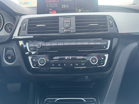 BMW 330e 19 of 28