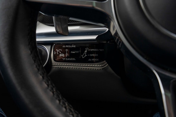 Porsche Panamera 4 12 of 30